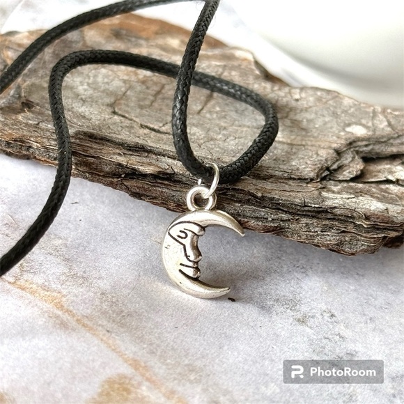 5 For $25💫Small Silver Crescent Moon Pendant Necklace - Picture 6 of 6